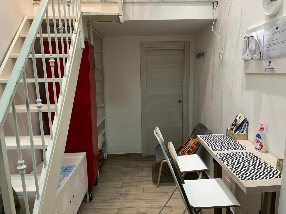 La Casina Di Lia In Via Dei Tribunali Napoli Bagian luar foto