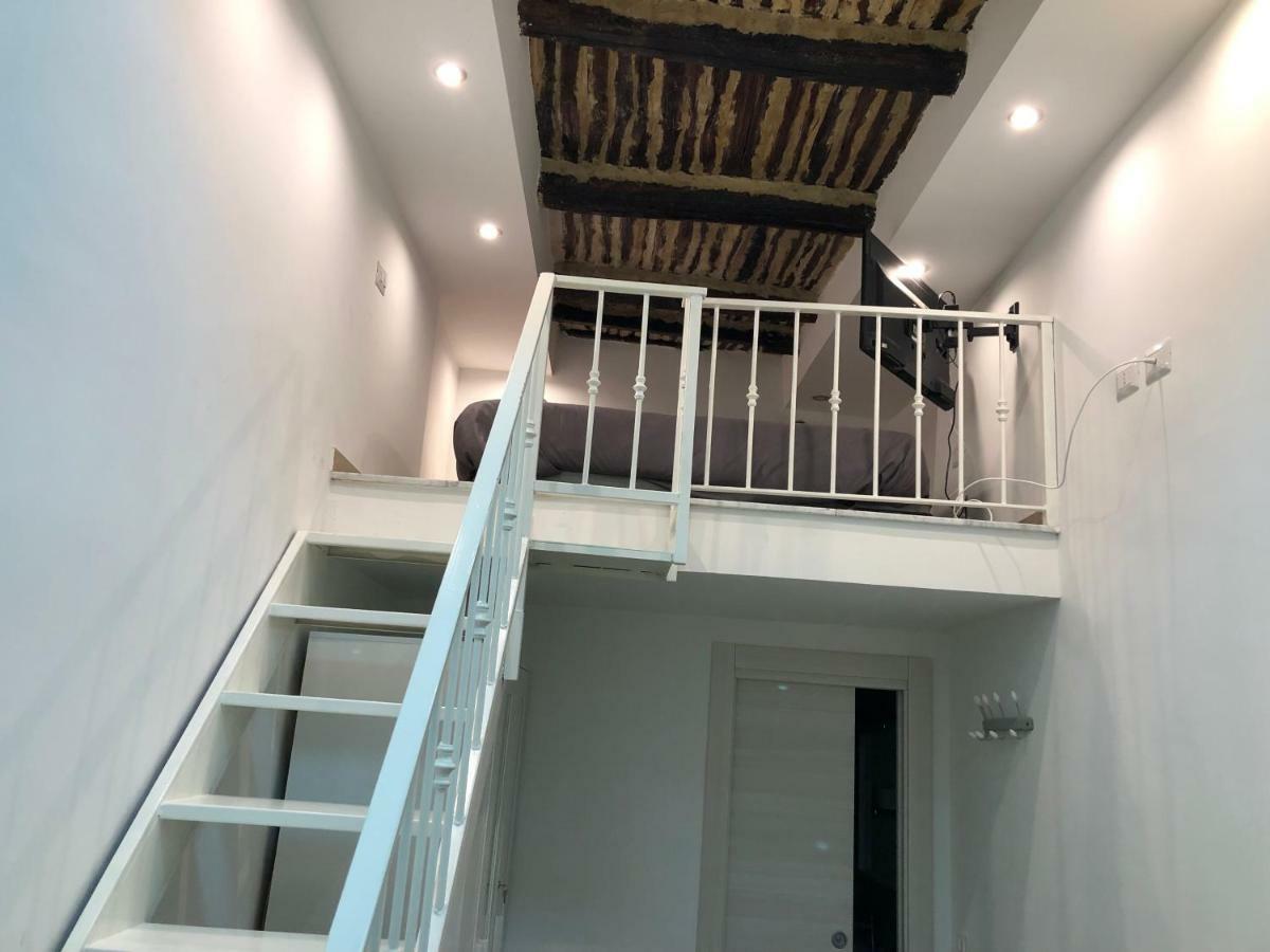 La Casina Di Lia In Via Dei Tribunali Napoli Bagian luar foto